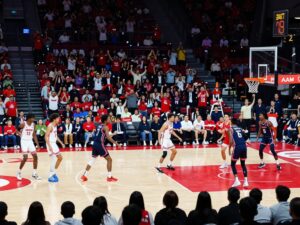 Houston Cougars basketball team faces off against Arkansas Razorbacks at the Prudential Center