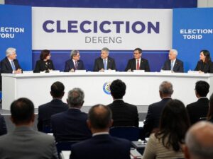 Residents discussing at the Fort Bend County Judge election forum