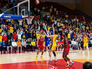 A packed Tudor Fieldhouse during a Rice Owls basketball game