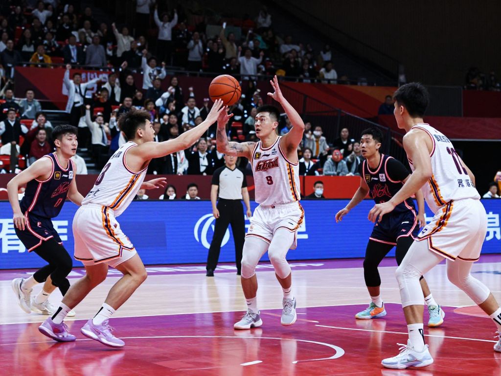 UT Arlington Mavericks basketball team playing during a game