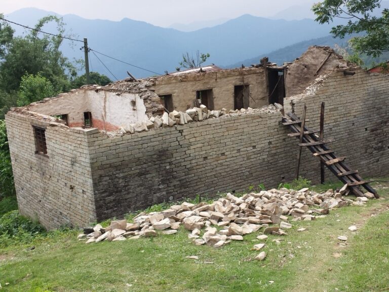 Magnitude 7 Earthquake in Tibet Kills 16, Injures 76